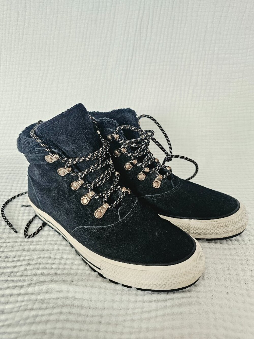 Converse Chuck Taylor All Star Ember Boot Hi Black Suede Faux Fur 8.5 Women's